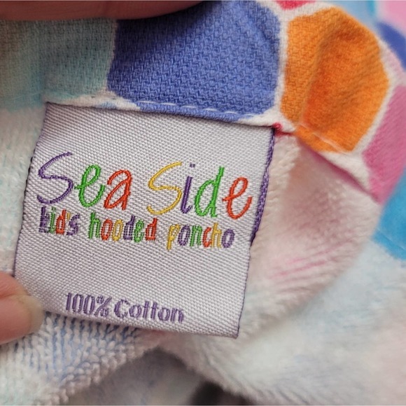 Seaside Kids Hooded Poncho Rainbow Tile One Size - Picture 6 of 7